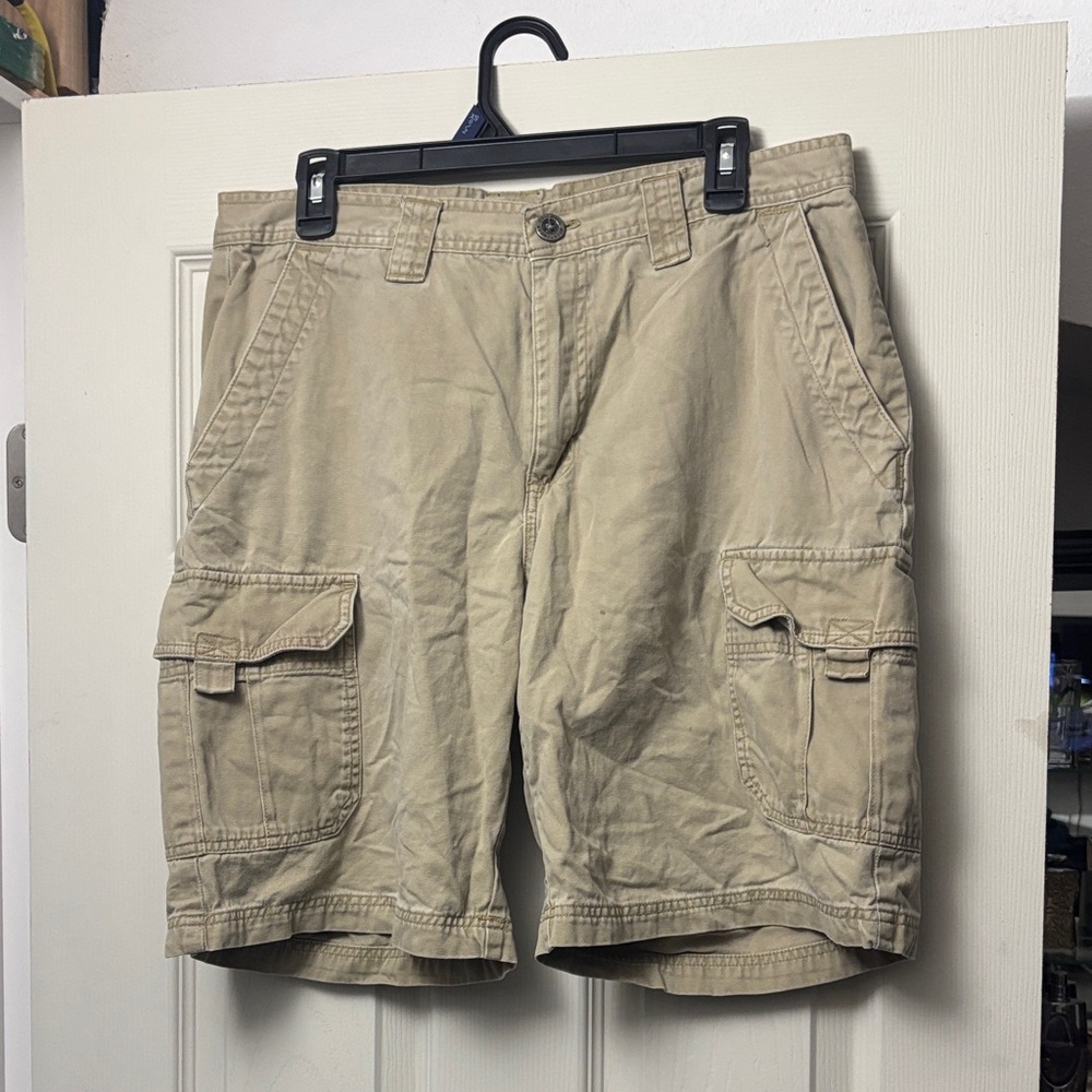 Columbia Tan Cargo Shorts Lightweight Versatile